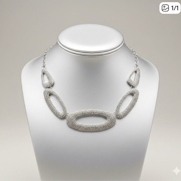 Jewelry - Vintage Necklace